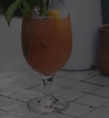 Jugos y Té Helado: Lipton, Oasis, Joker